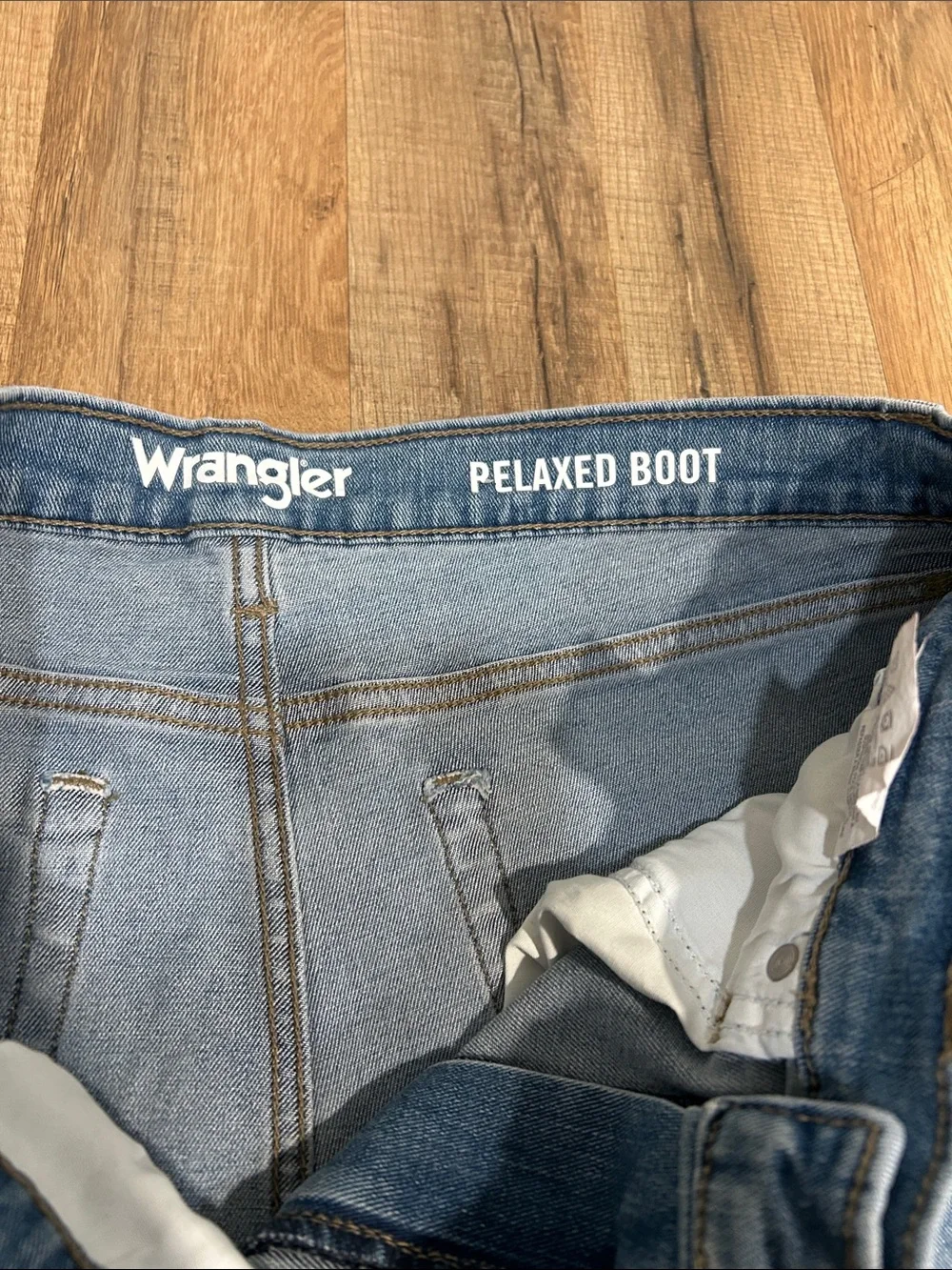 Wrangler Men’s Stonewashed Denim Relaxed Boots Jeans Sz 32/32